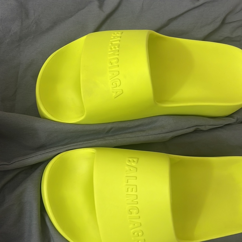 Balenciaga size 7 - Picture 2 of 2
